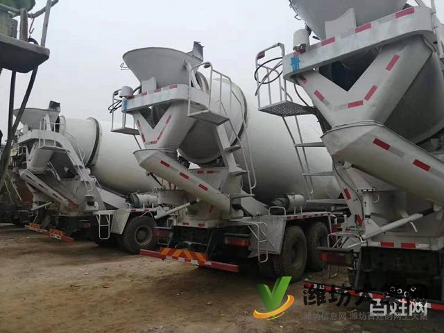 16年國(guó)四二手豪沃?jǐn)嚢柢?大14拉16方 后八輪