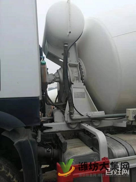 16年國(guó)四二手豪沃?jǐn)嚢柢?大14拉16方 后八輪