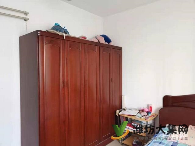 現(xiàn)代小區(qū)東門口 2樓86平小三室 送儲(chǔ)藏室 51.9萬火急急新惠