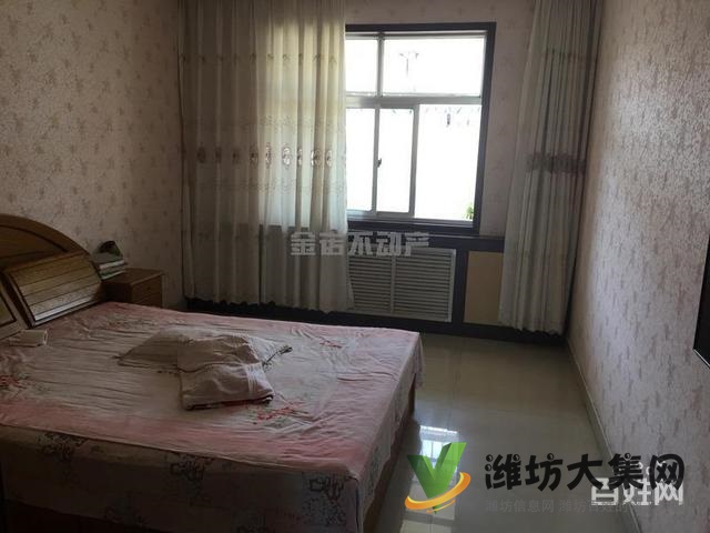 世紀旁 位置佳 大三室 黃金樓層 帶車庫144平 89