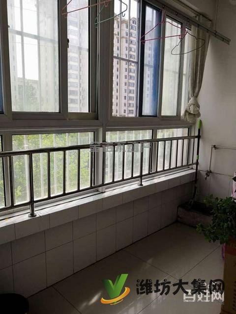 水岸嘉園小三室 多層黃金樓層69.9萬帶車庫 過戶滿二