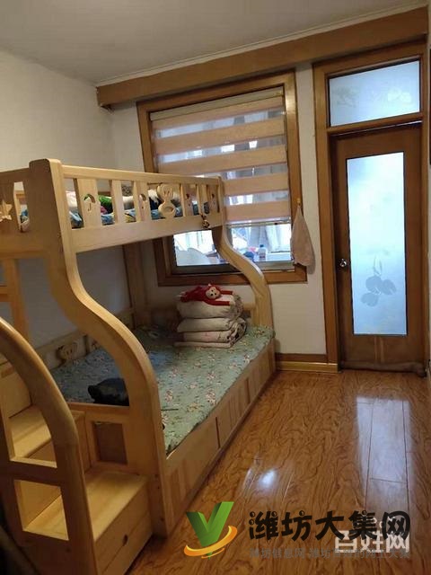 大型社區(qū)金都花園多層1樓3室,精裝出稅拎包入住!