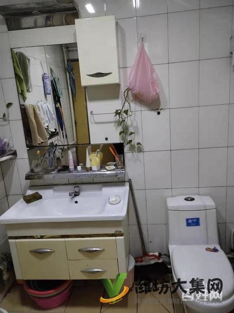 大型社區(qū)金都花園多層1樓3室,精裝出稅拎包入住!