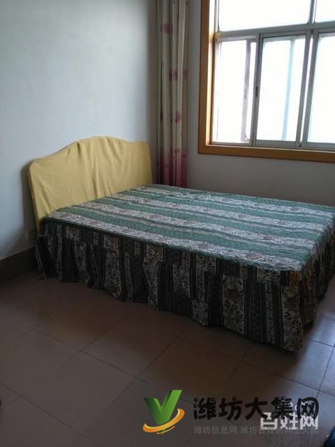 富康居5樓3室2廳1衛(wèi)110平大產(chǎn)權(quán)54萬可貸款