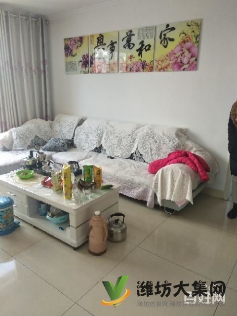 外國(guó)語(yǔ)實(shí)驗(yàn)中學(xué)四樓三室?guī)Ц斗繉挸髁列路孔?7萬(wàn)