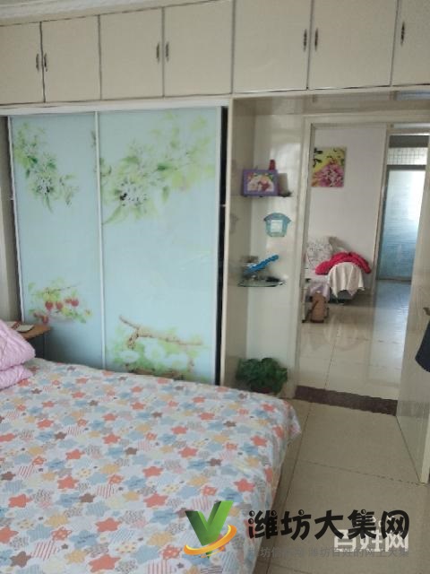 外國(guó)語(yǔ)實(shí)驗(yàn)中學(xué)四樓三室?guī)Ц斗繉挸髁列路孔?7萬(wàn)