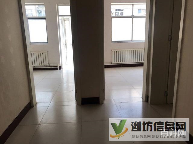 體育場(chǎng)近,欣海花苑一樓大院子,適合養(yǎng)老