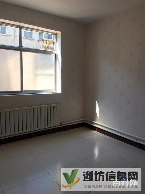 體育場(chǎng)近,欣海花苑一樓大院子,適合養(yǎng)老