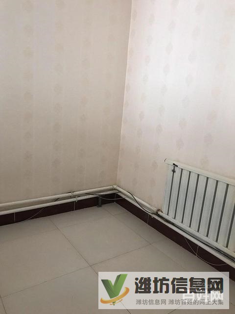 體育場(chǎng)近,欣海花苑一樓大院子,適合養(yǎng)老