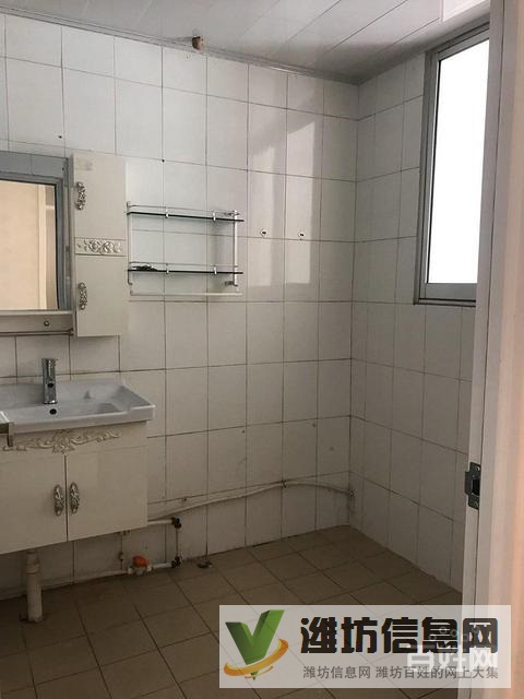 體育場(chǎng)近,欣海花苑一樓大院子,適合養(yǎng)老