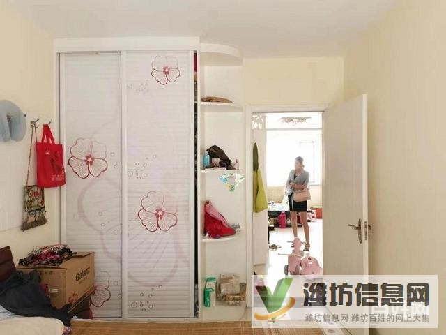 外國語,納福新城,多層三樓,三室朝陽,無費用