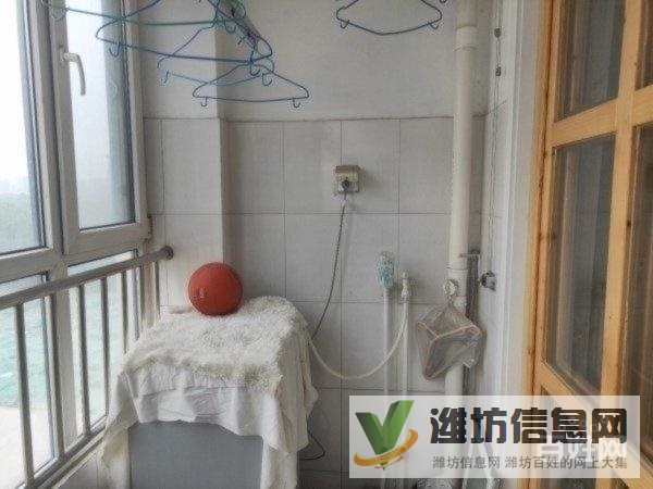 文昌學校近總部基地 環宇五金 精裝三室 送閣樓 有